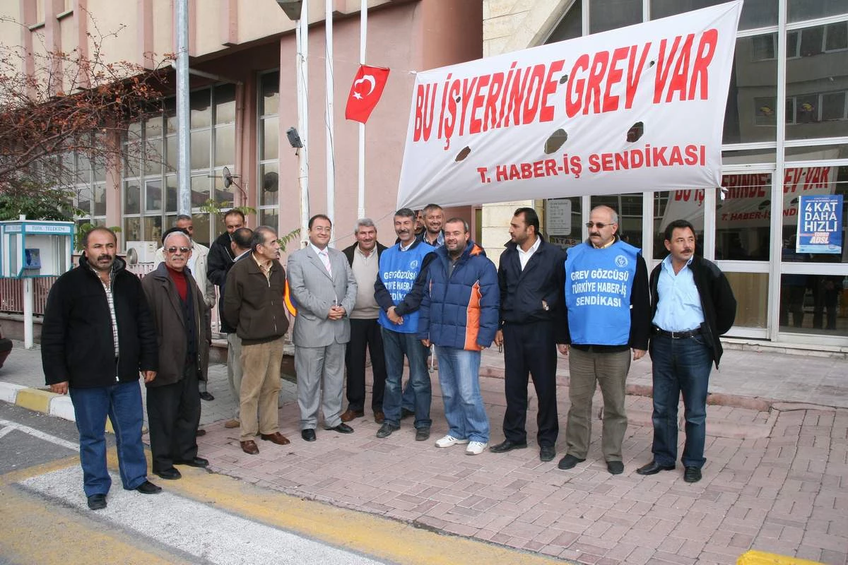 CHP, Grevdeki Türk Telekom İşçilerini Ziyaret Etti