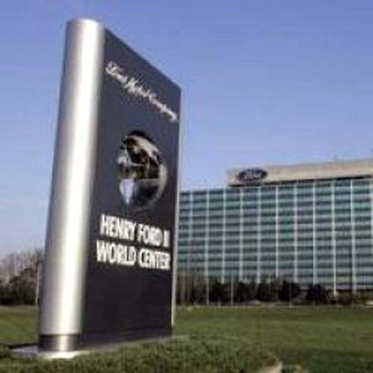Ford'un Zararı Azaldı, Hisseleri Yükseldi