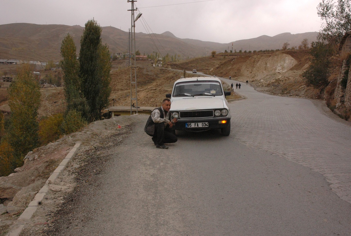 Hakkari Küçük Sanayi Sitesi Yolu Asfaltlandı