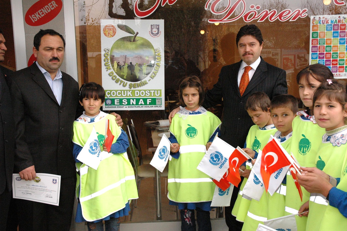Karaman'da 30 Esnafa Çocuk Dostu Esnaf Sertifikası Verildi