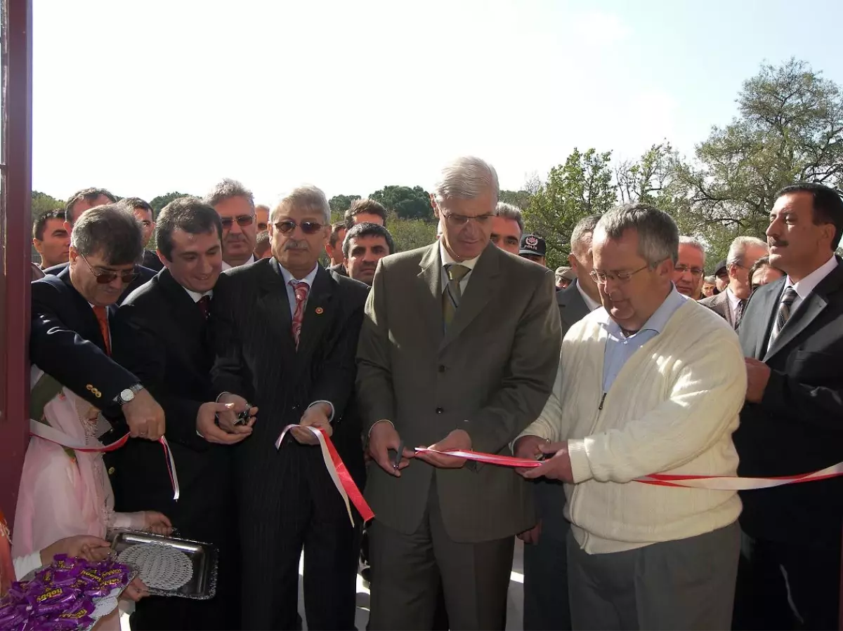 Gömeç'te Okul ve Sağlık Ocağı Törenle Açıldı