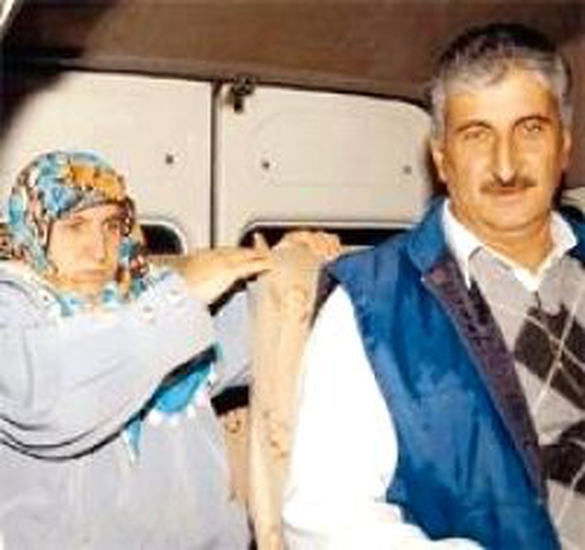 Çok Gezen Kızını Zincirle Bağladı