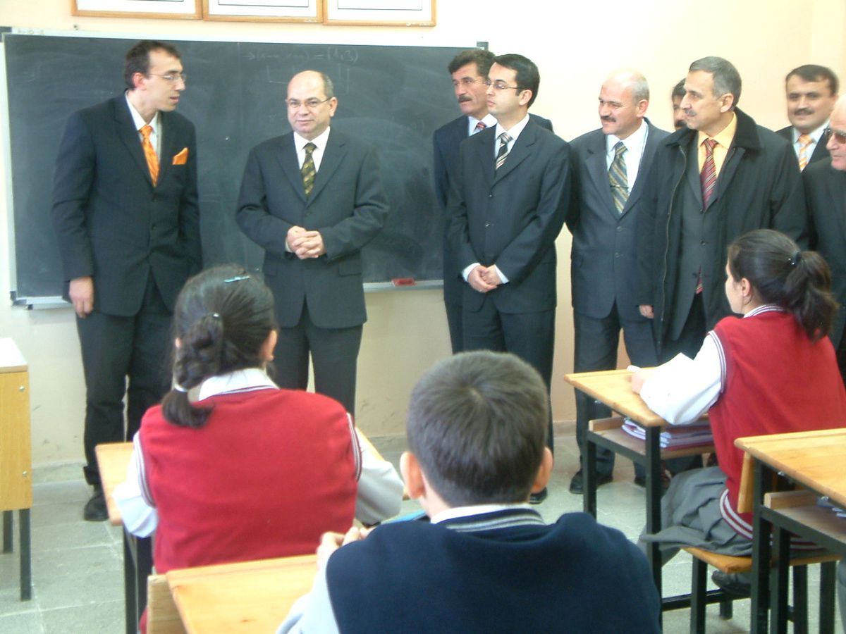 Vali Can Direkçi, Ovacık'taki Okullarda İncelemelerde Bulundu