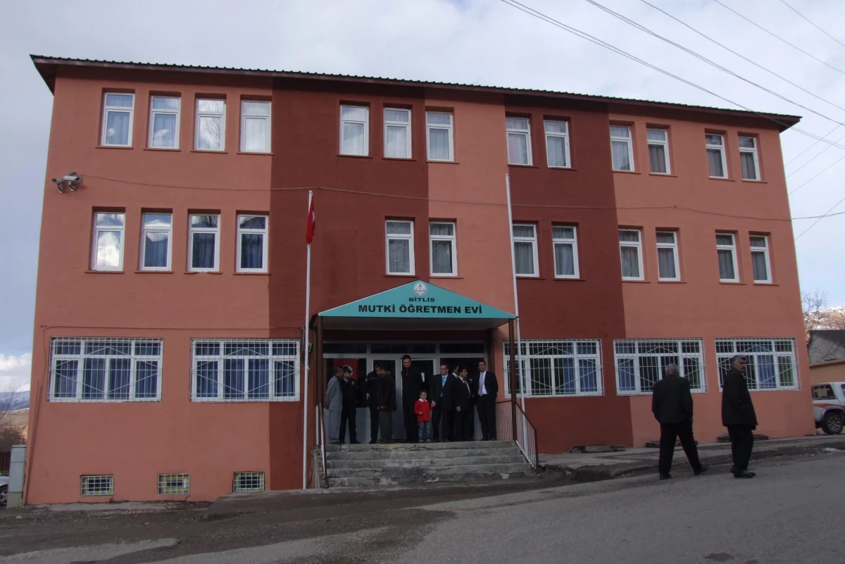 Bitlis\'in Mutki İlçesi Tarihinde İlk Kez Öğretmenevi\'ne Kavuştu