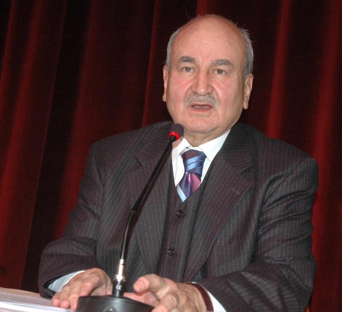 Emekli Öğretmen, 48 Yıllık Meslek Hayatını Anlattı