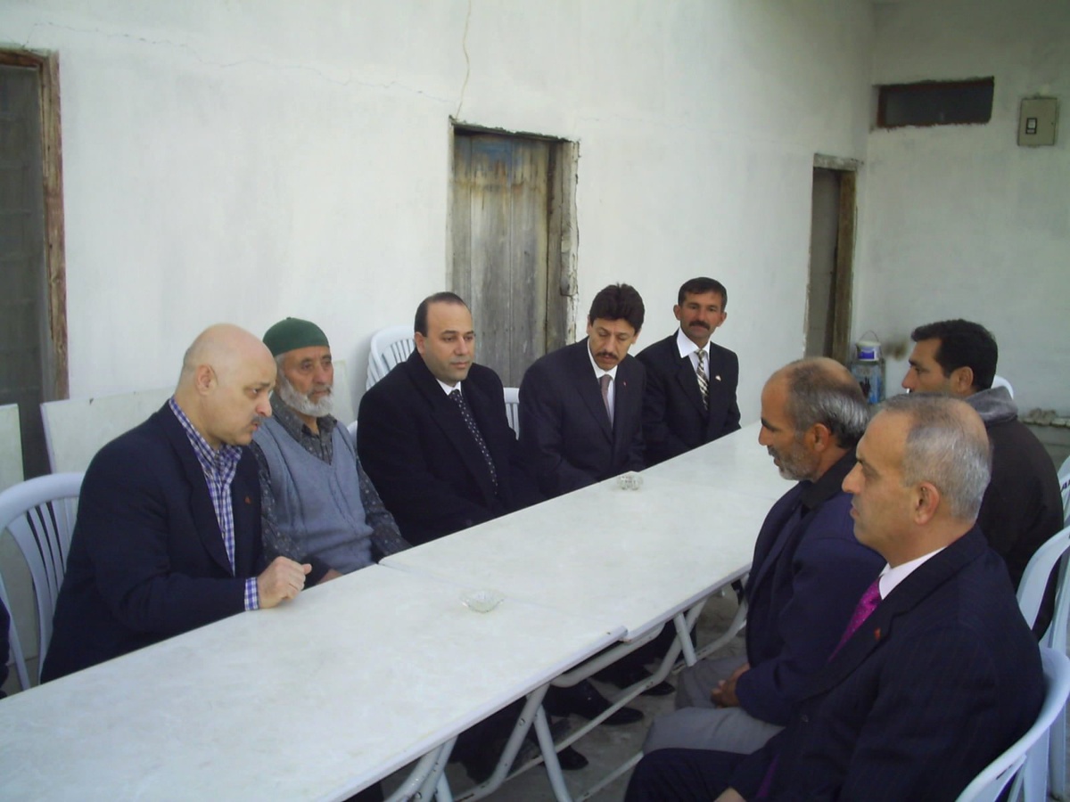 MHP'li Tankut'tan Şehit Ailesine Ziyaret