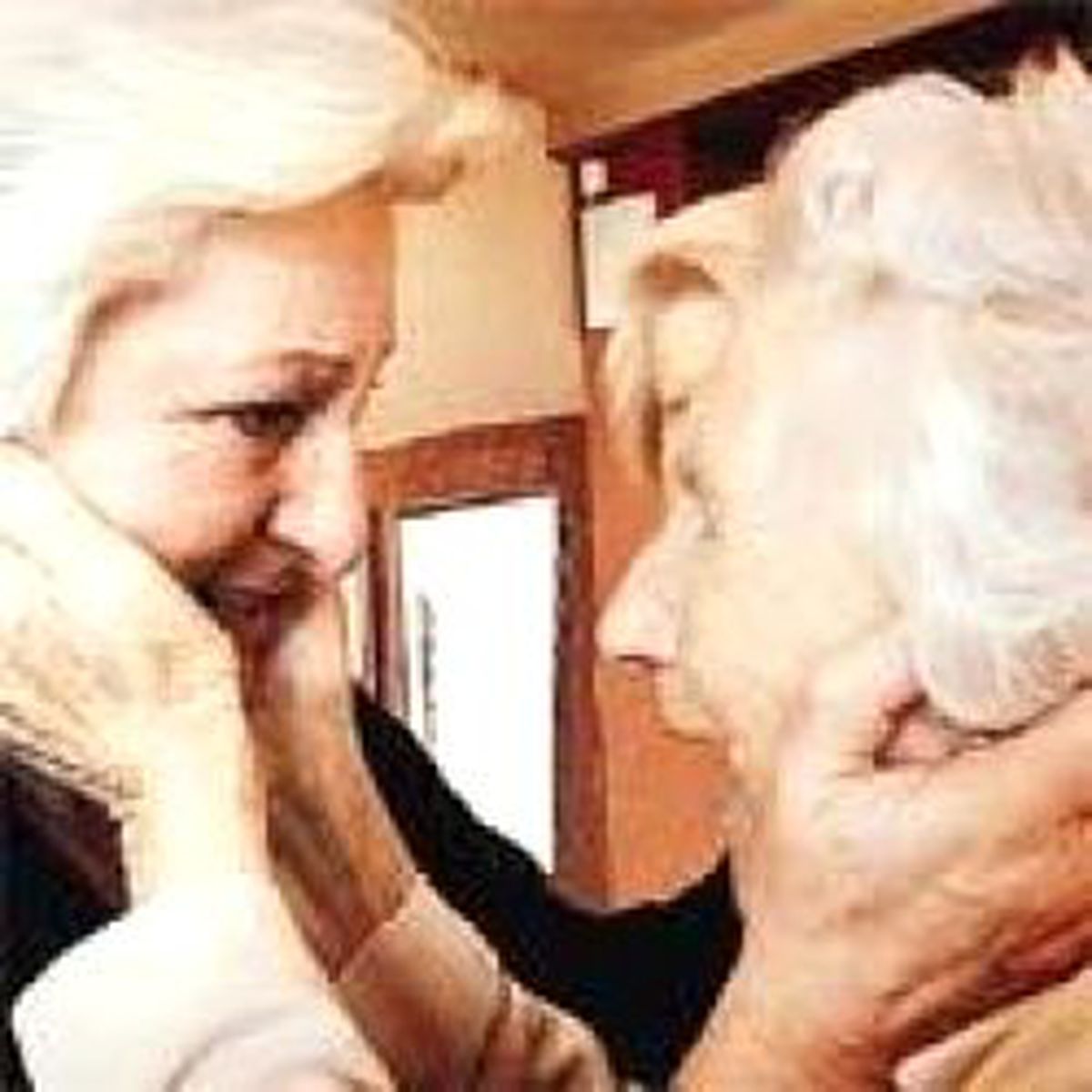 Anne - Kız 62 Yıl Sonra Buluştu