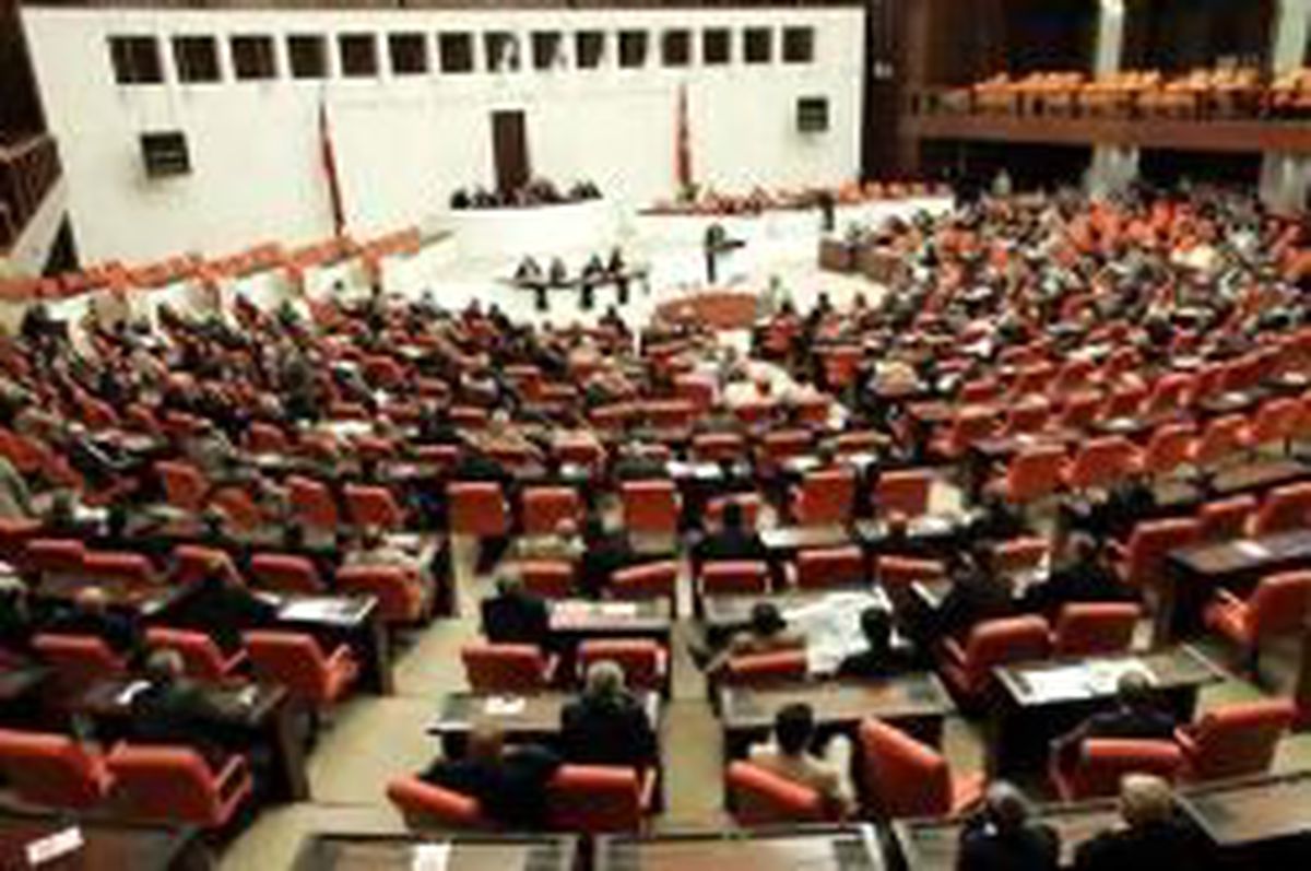 Vekil Yine Ayrıcalıklı