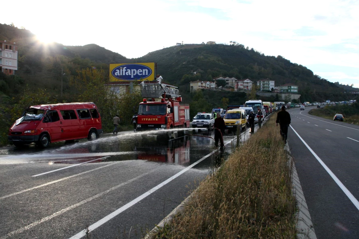 Trabzon\'da Trafik Kazaları: 19 Yaralı