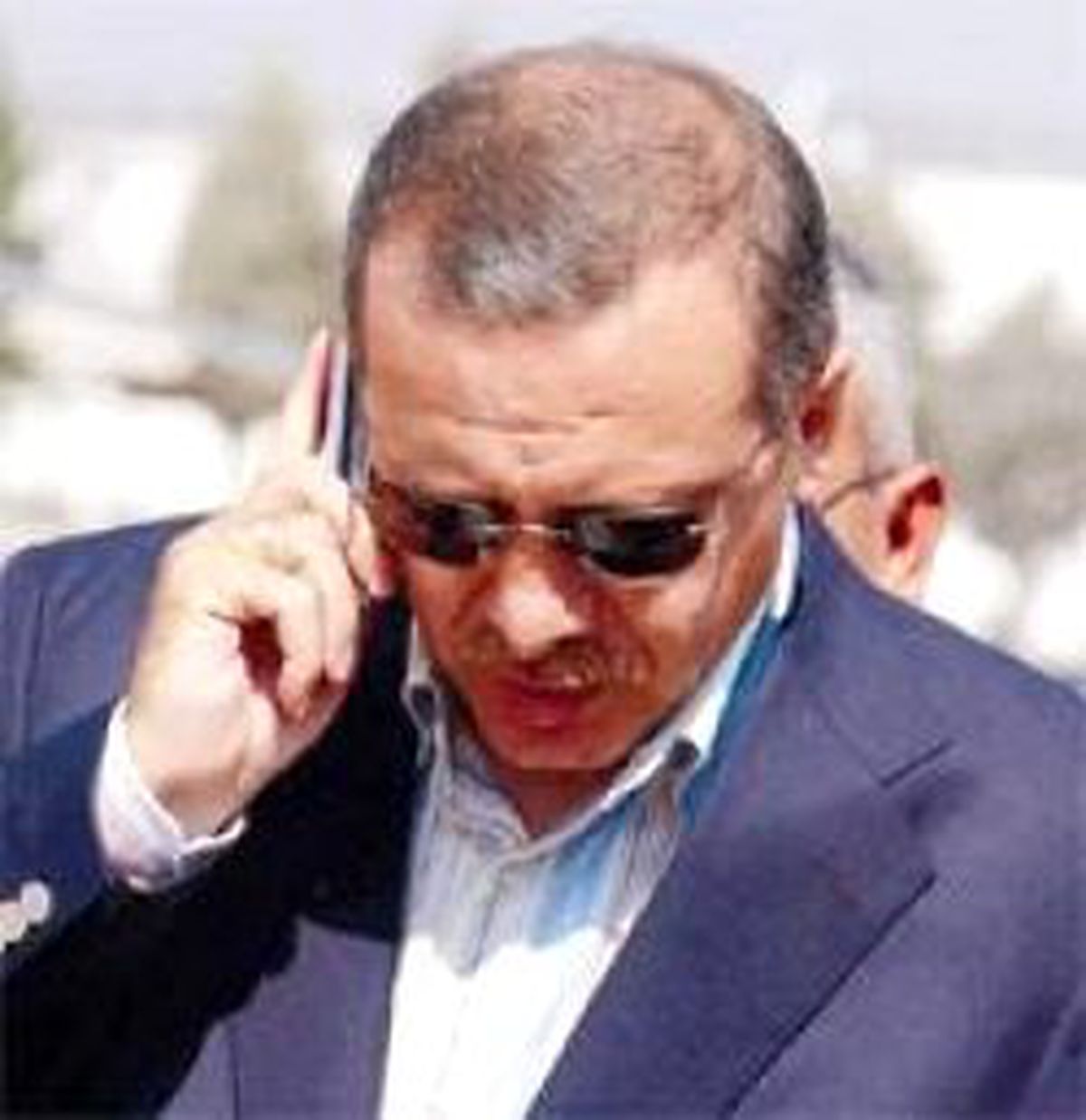 Bir Türban Telefonu da Emine Elif'in Babasına