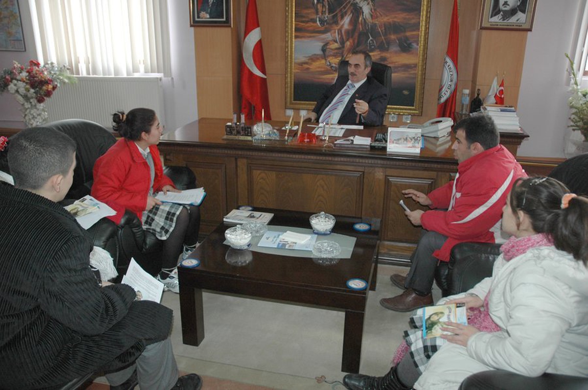 Cumhuriyet Lisesi Öğrencilerinden Başkan Şahin'e Ziyaret