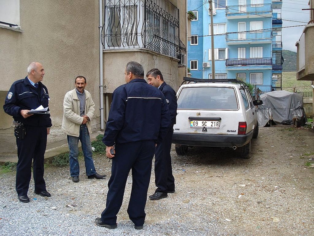 Hırsızlar Gece Çaldıkları Aracı Yakıtı Bitince Terk Ettiler