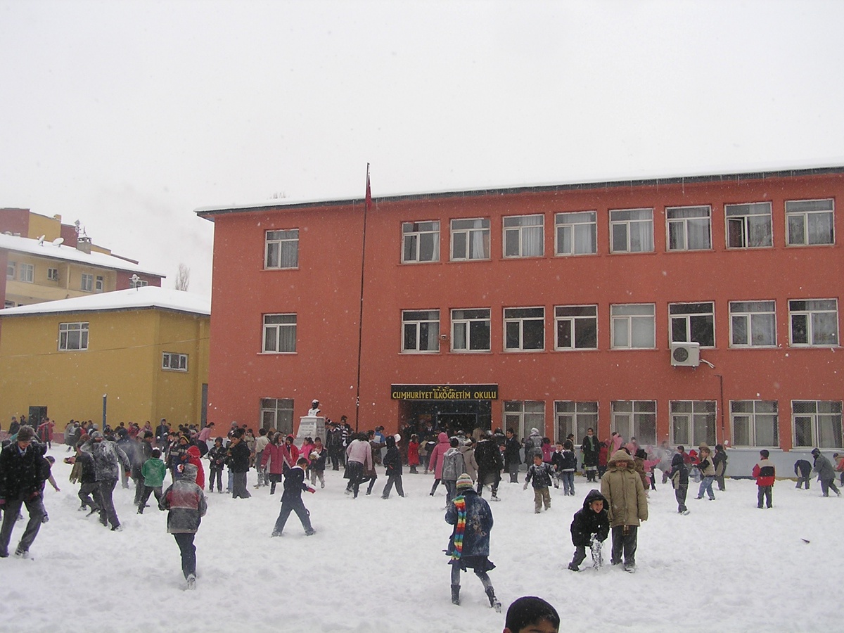 Ağrı'da Yağışlar Hayatı Olumsuz Etkiliyor