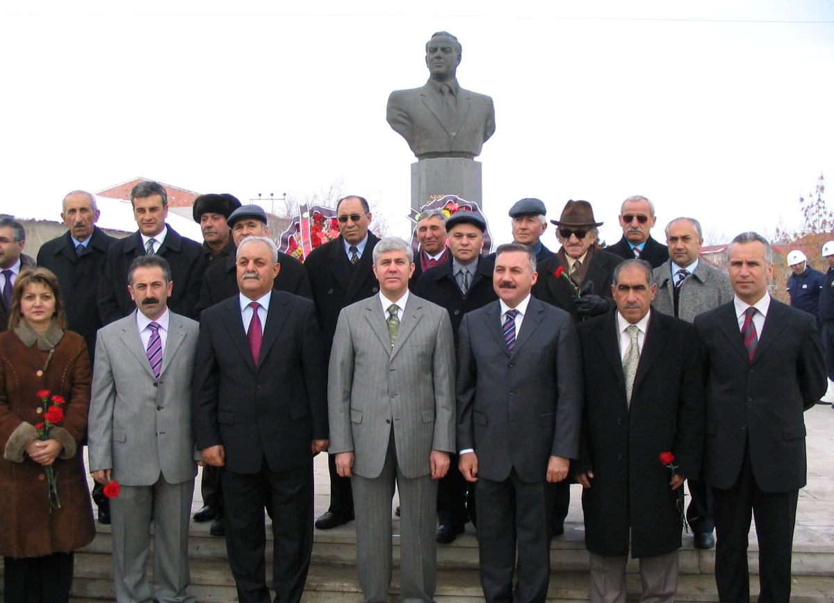 Haydar Aliyev, Kars\'ta da Anıldı
