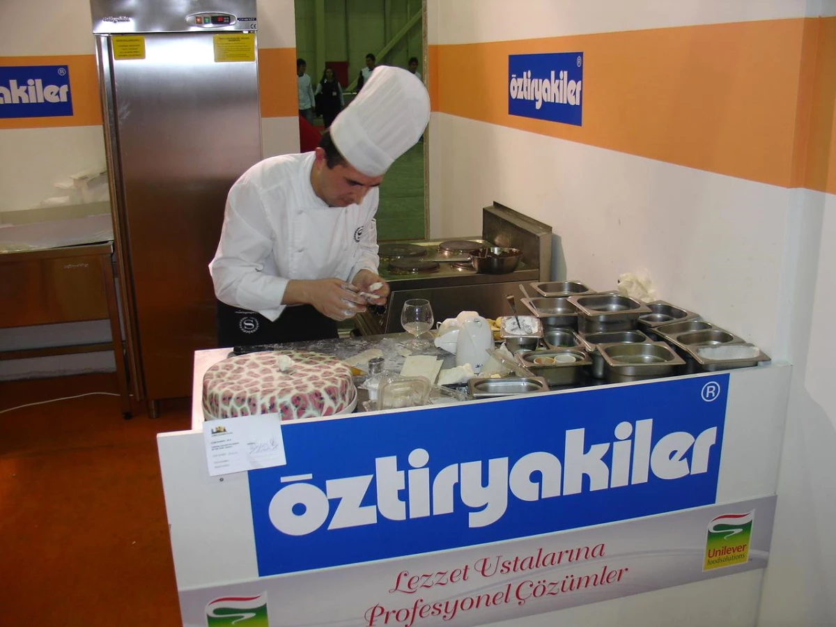 Bin Şef Öztiryakiler\'in Mutfağında Yarışıyor
