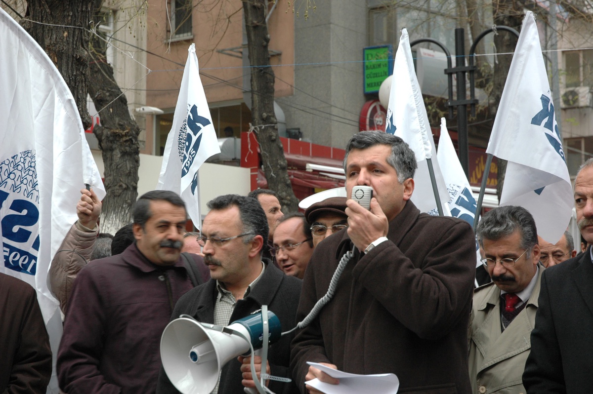 Kesk, Sosyal Güvenlik ve Genel Sağlık Sigortası Yasa Tasarısını Protesto Etti