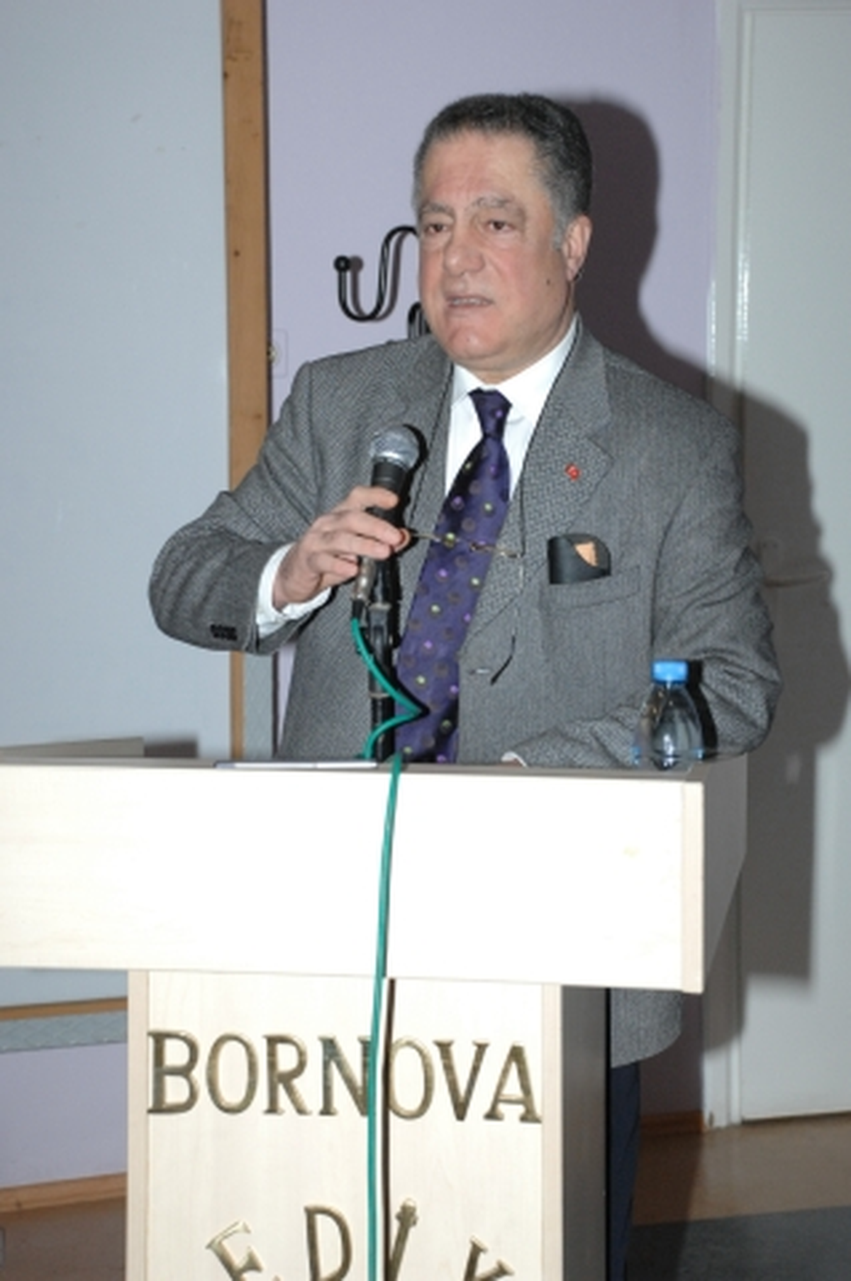 Bornova Belediyesi'nden Eğlenceye Yeri Sahiplerine Eğitim