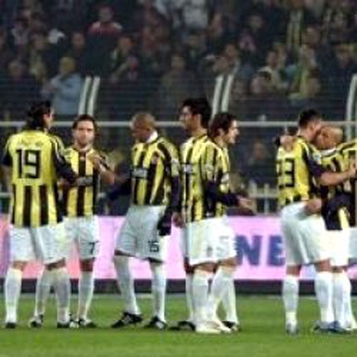 Fenerbahçe Maç Fazlasıyla Liderliğe Yükseldi