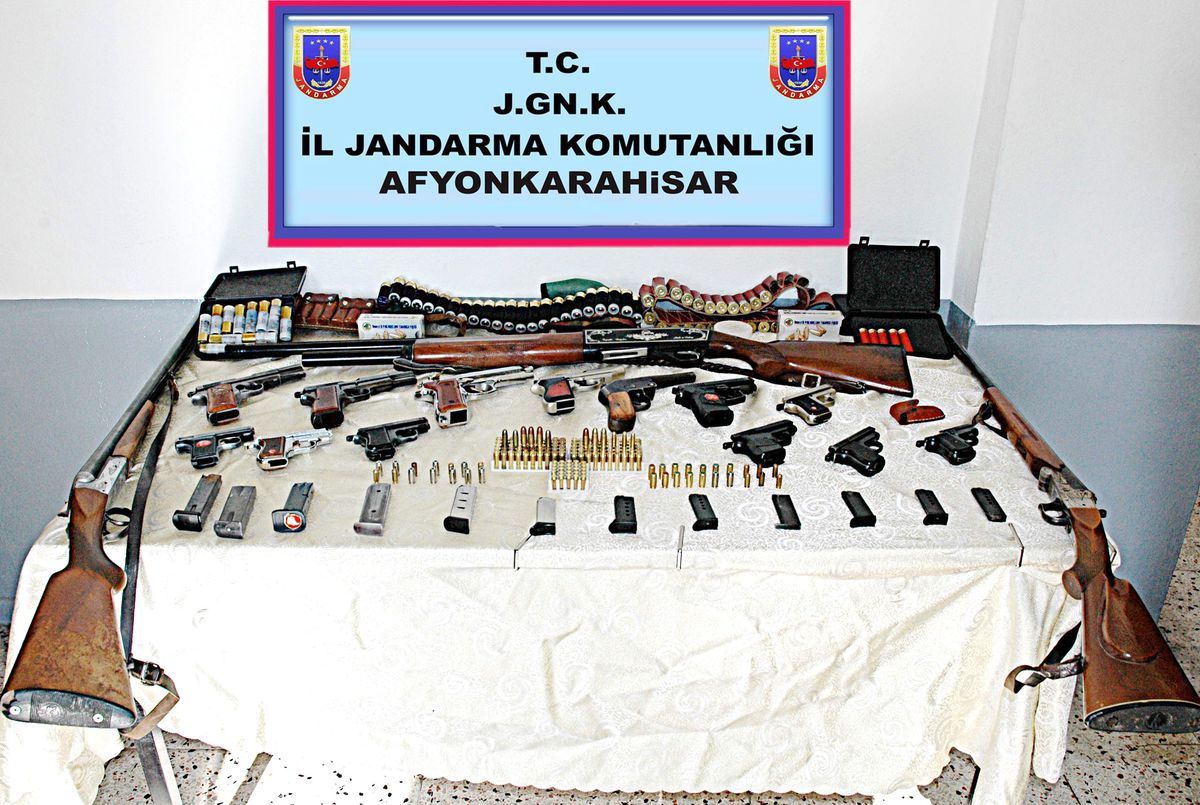 Afyonkarahisar'da Silah Operasyonu