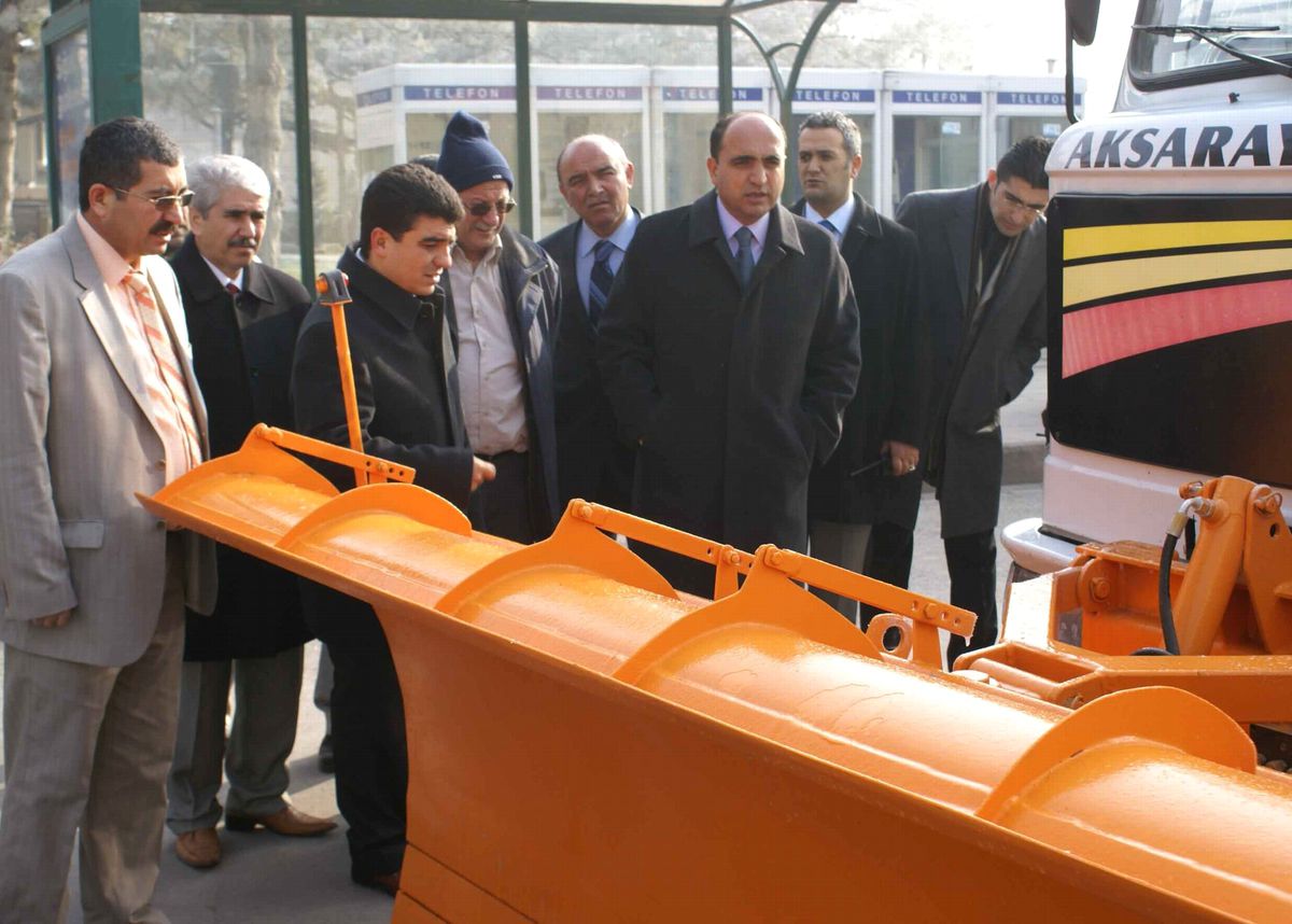 Aksaray Belediyesi'ne Tuz Serpme Aracı