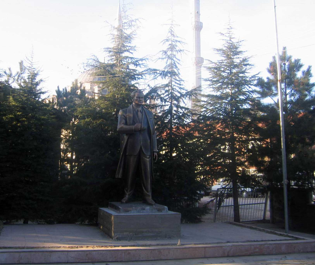 Sivrice İlçesi Atatürk Heykeline Kavuştu