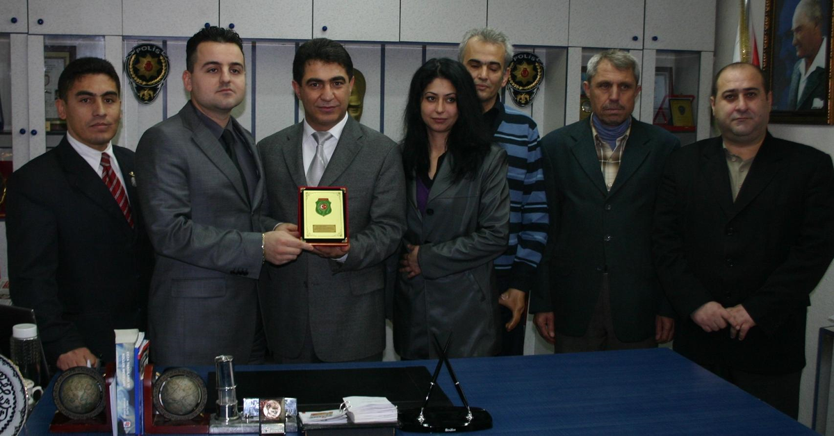 Turgutlu Emniyet Müdürü Nesim Gezer'e Plaket