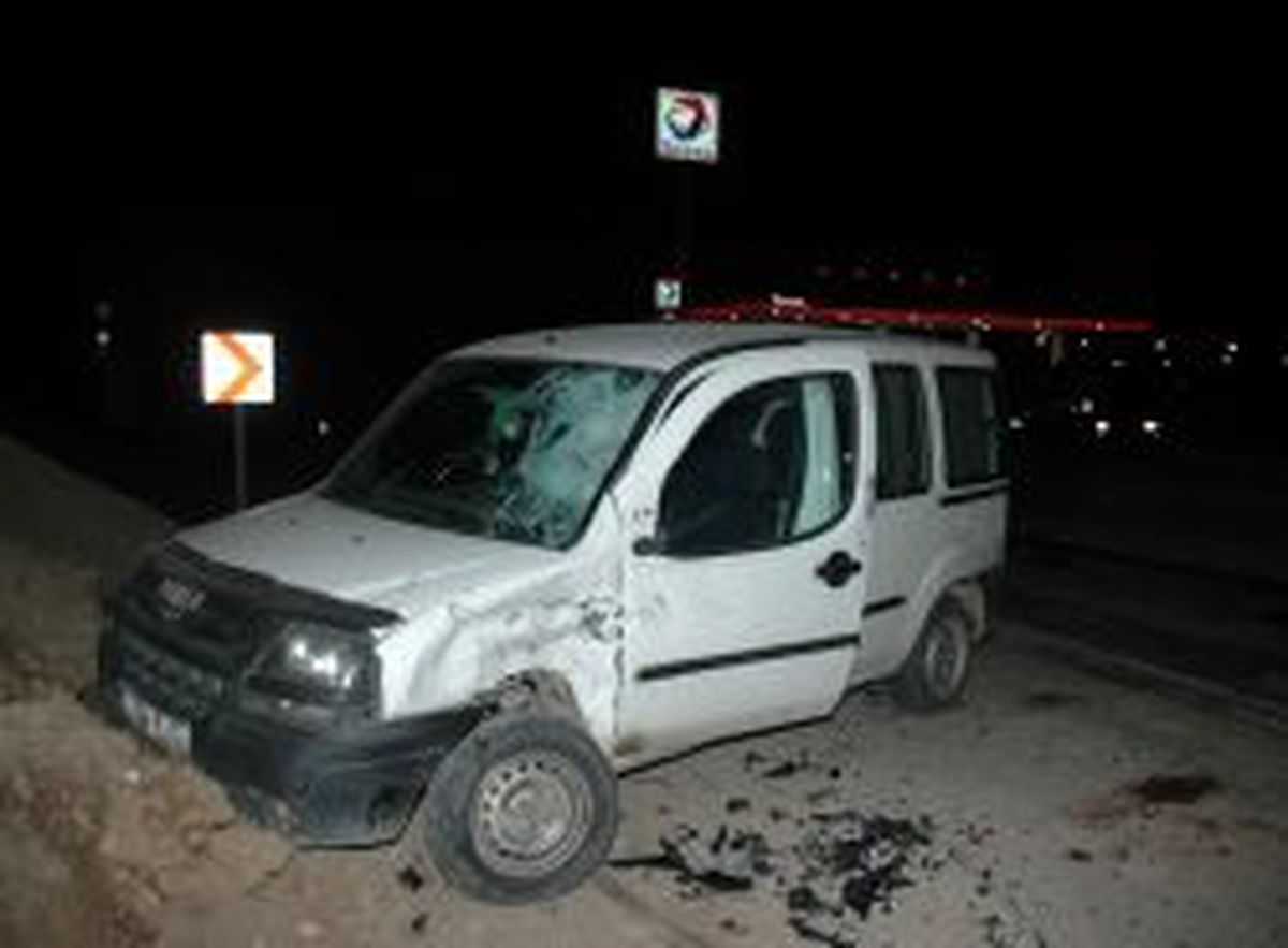 PKK, Elazığ'da Asker Araçlarını Kundakladı