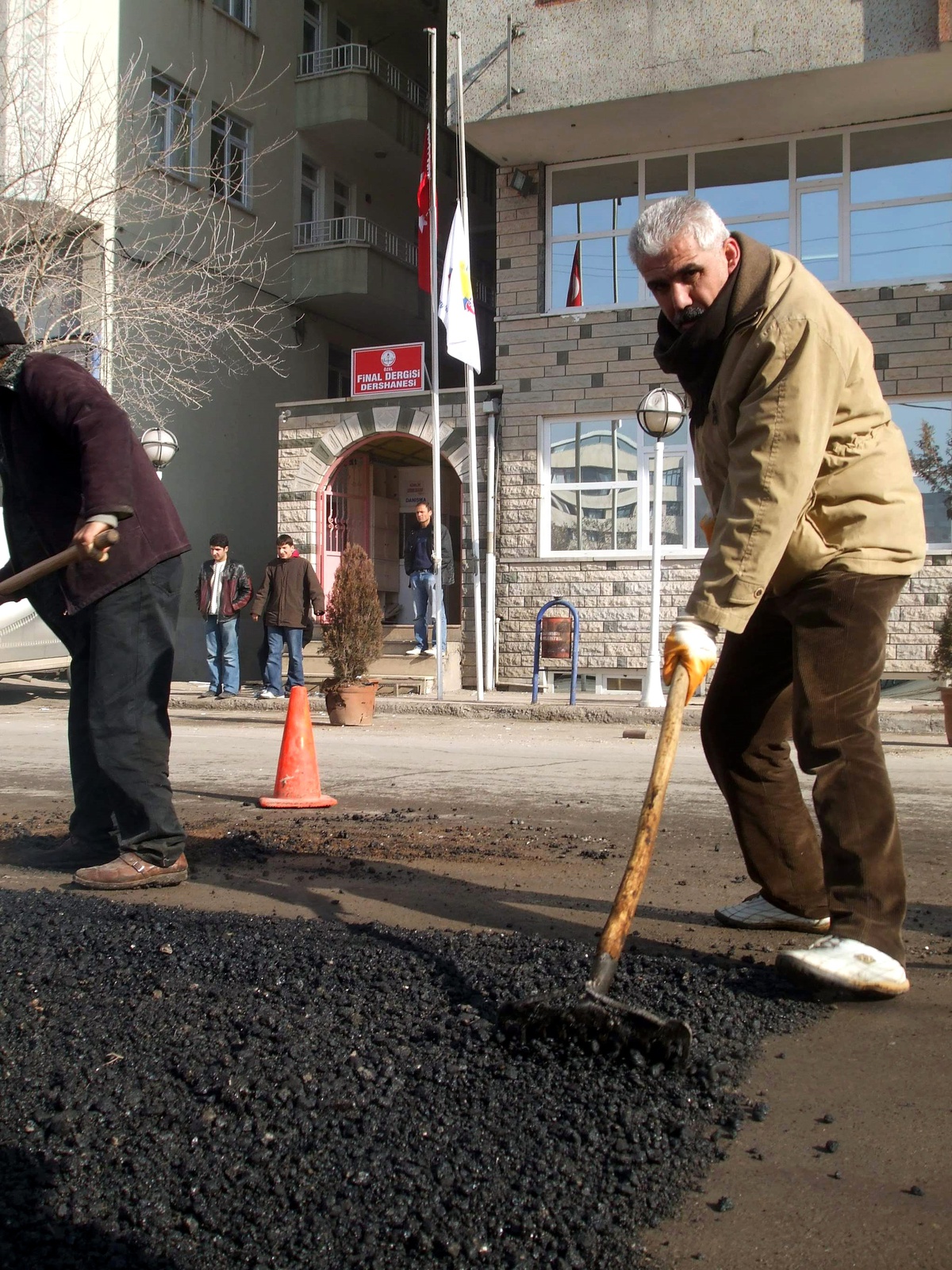 Patlamanın Meydana Geldiği Final Dershanesi Önünde Asfalt Çalışmaları Başladı