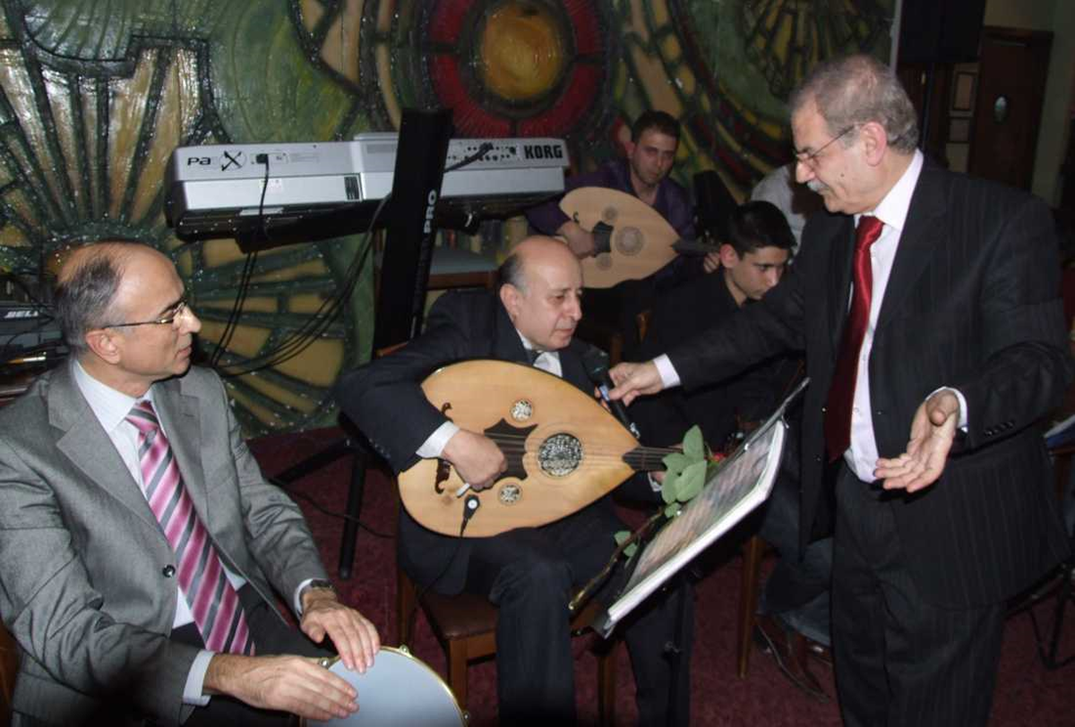 Sanat Güneşi Zeki Müren Bandırma'da Anıldı