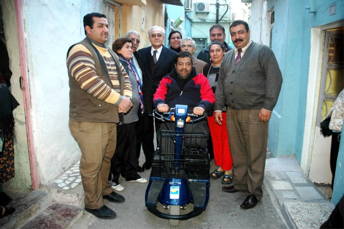 Engellilere Akülü Tekerlekli Sandalye