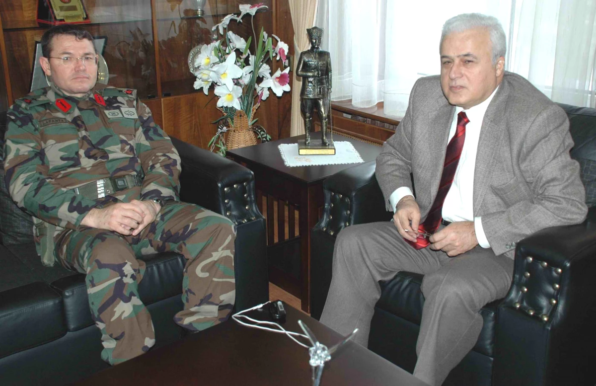 Tuğgeneral Ali Lapanta\'dan Çanakkale Valisine Ziyaret