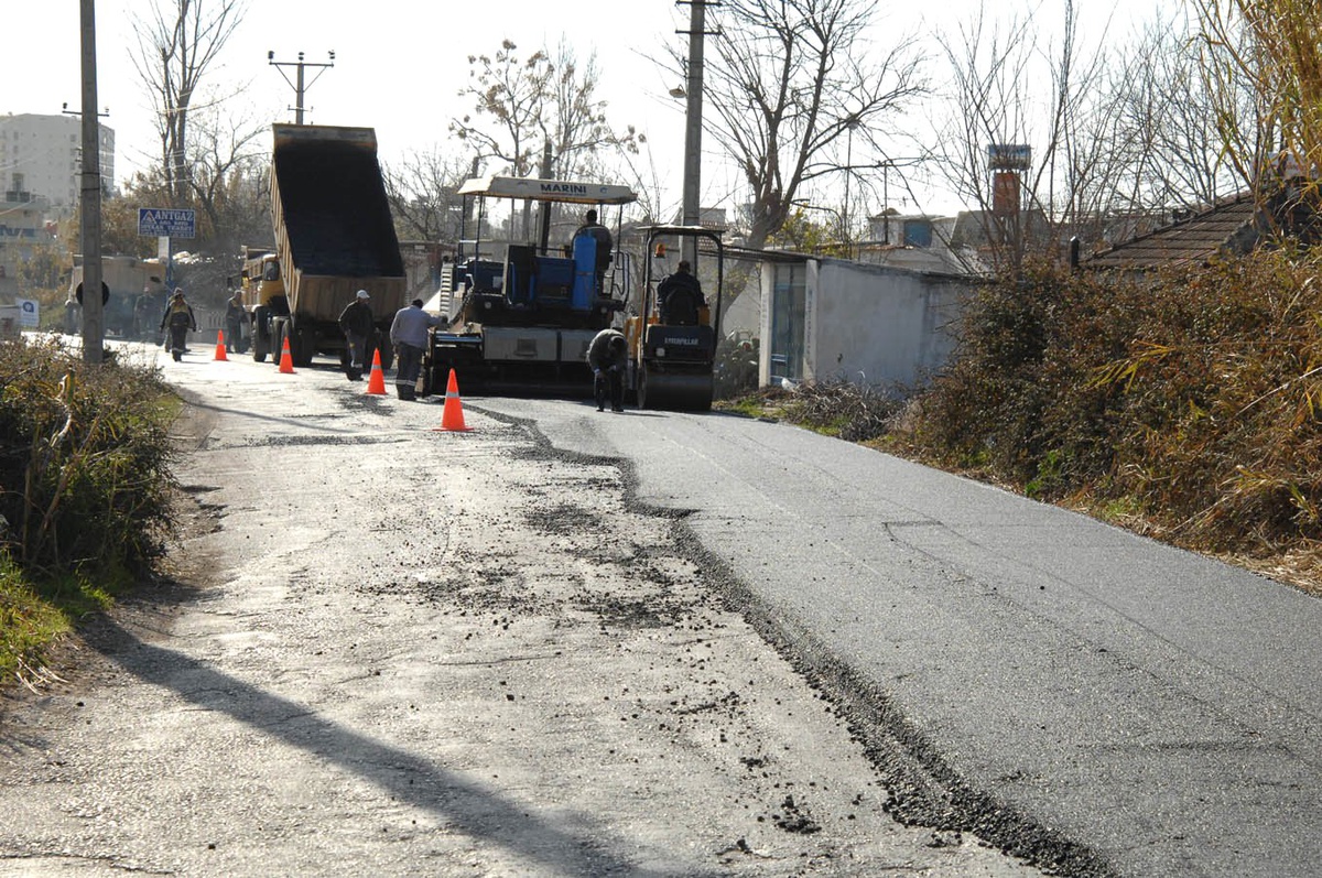 Büyükşehir Belediyesi Asfalt Çalışmalarına Devam Ediyor