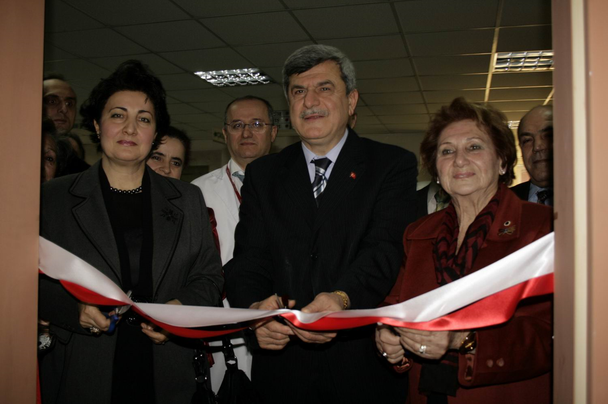 Kocaeli Yardımsevenler Derneği'nden Kemoterapi Servisi