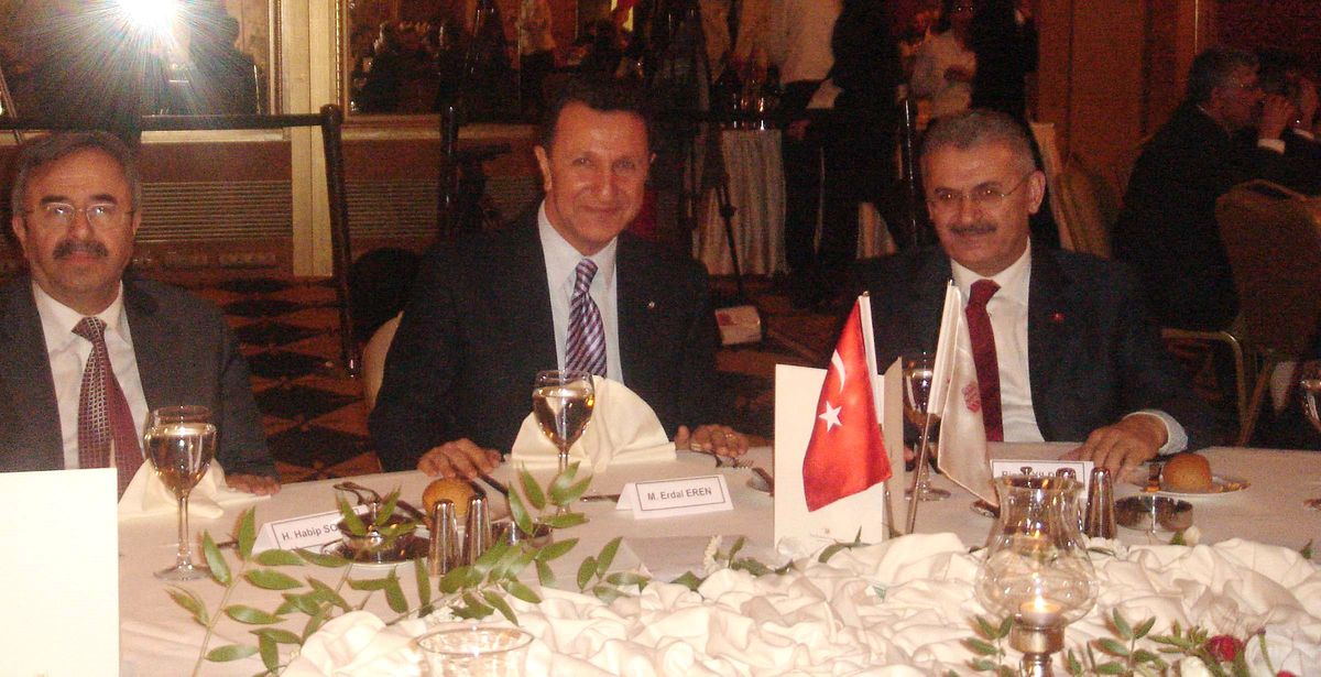Bakan Yıldırım, Türkiye Müteahhitler Birliği'nin Gecesine Katıldı