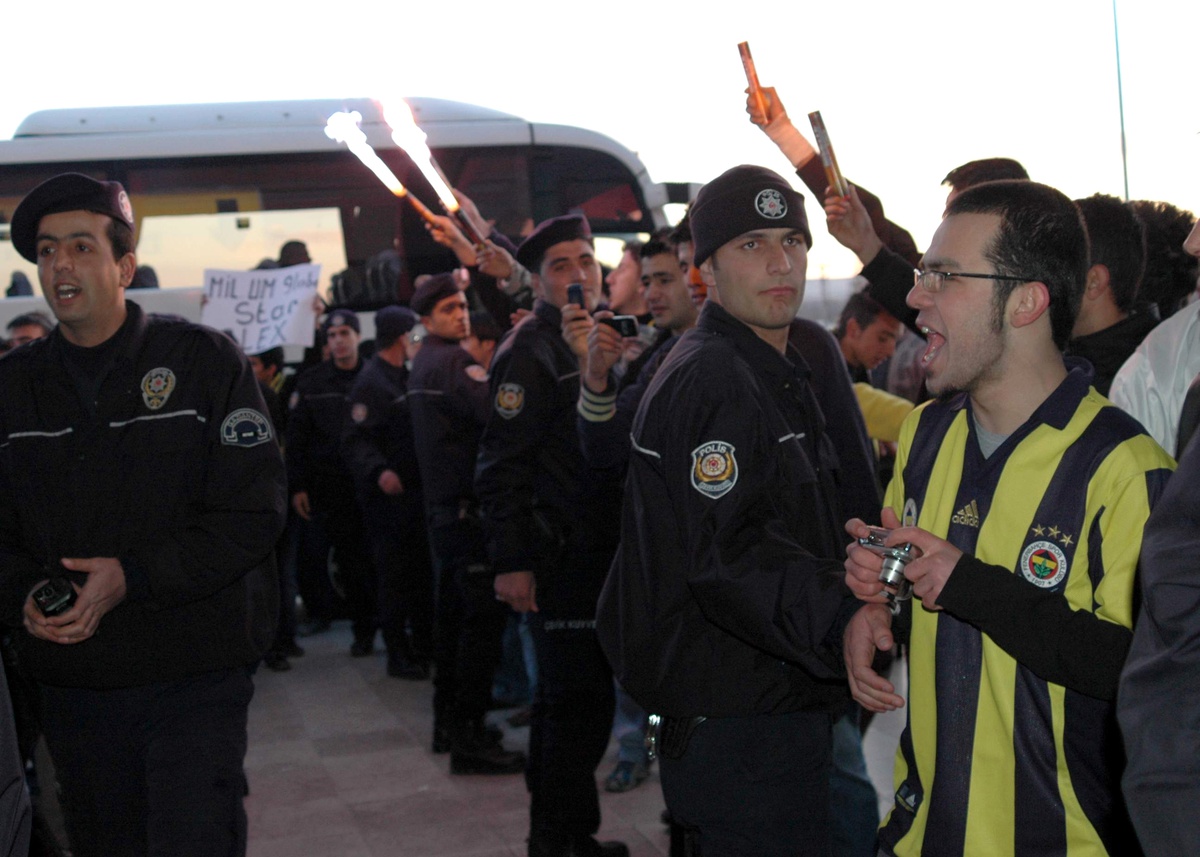 Fenerbahçe'ye Gaziantep'te Coşkulu Karşılama