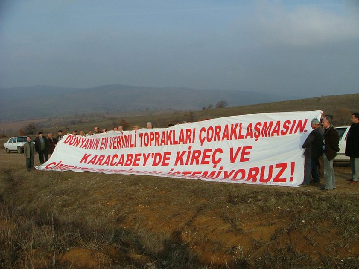 Karacabey'de Kireç ve Çimento Fabrikasına Tepkiler Sürüyor