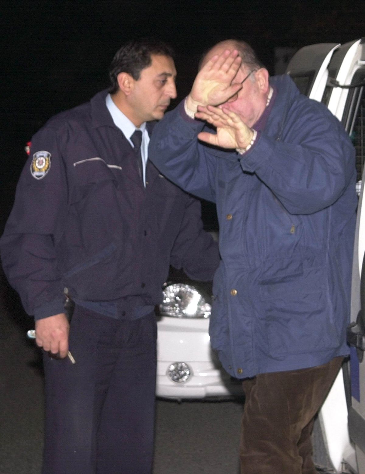 Kiliseye Taş Atan Çocuk