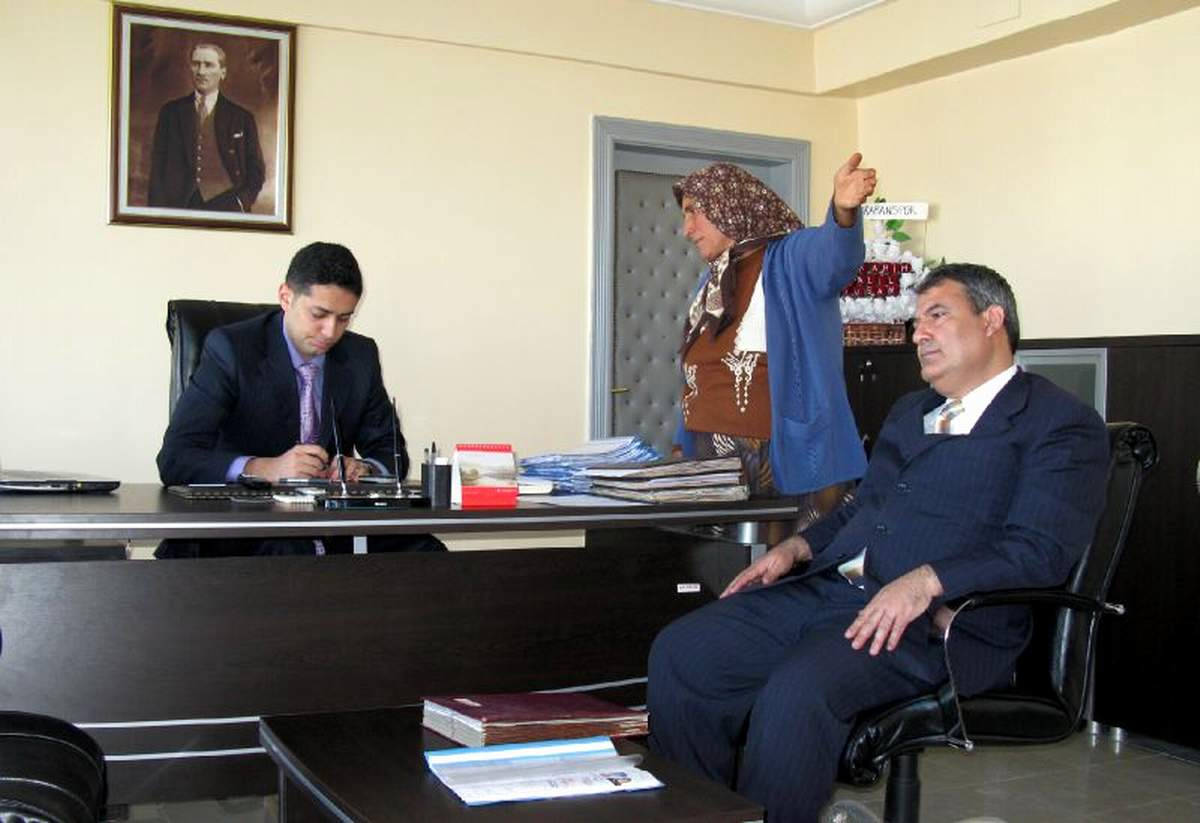 Araban Kaymakamı Şivgan Yardıma Muhtaç Ailelerin Yardımına Koşuyor