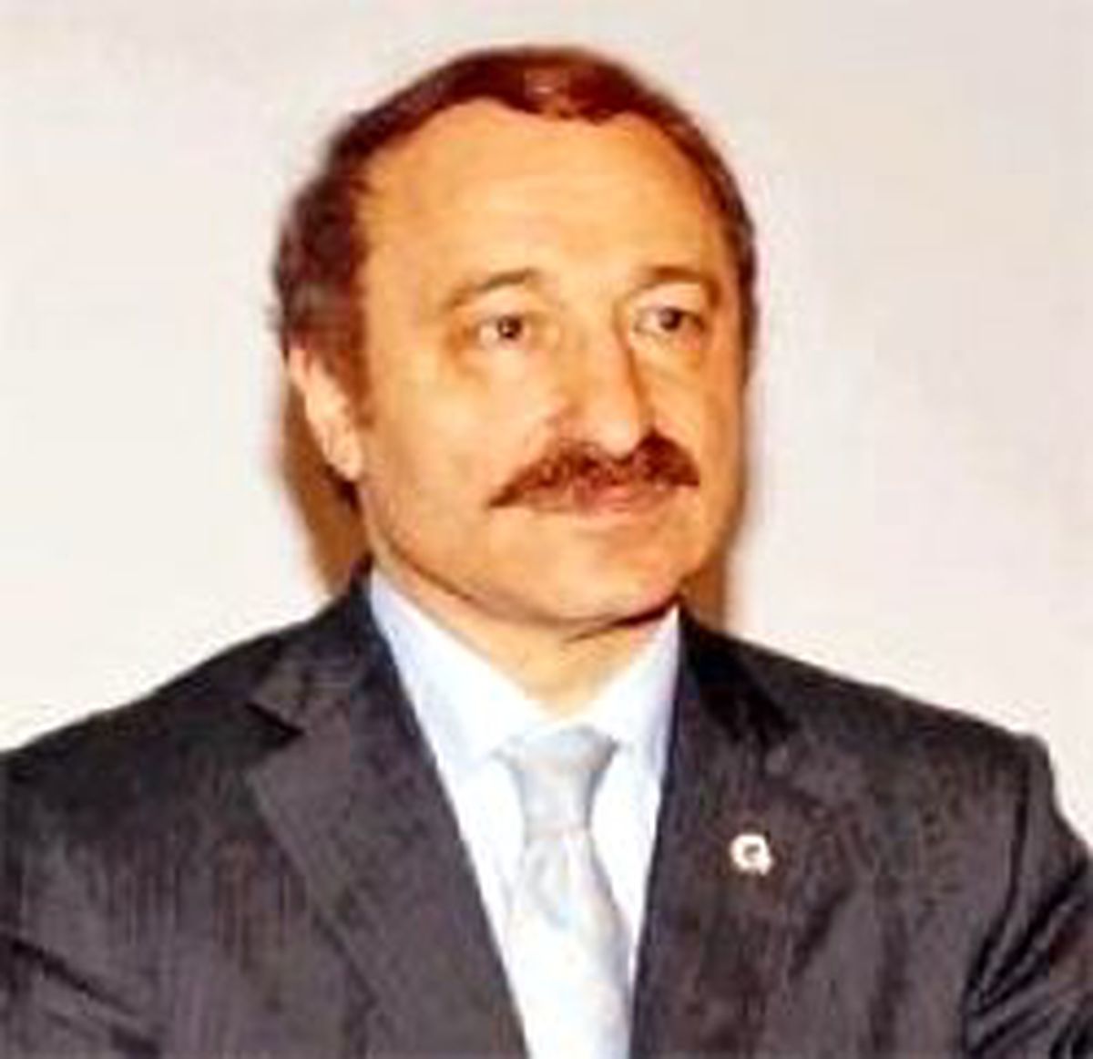 Bakan Oğluna Havaalanı Standı