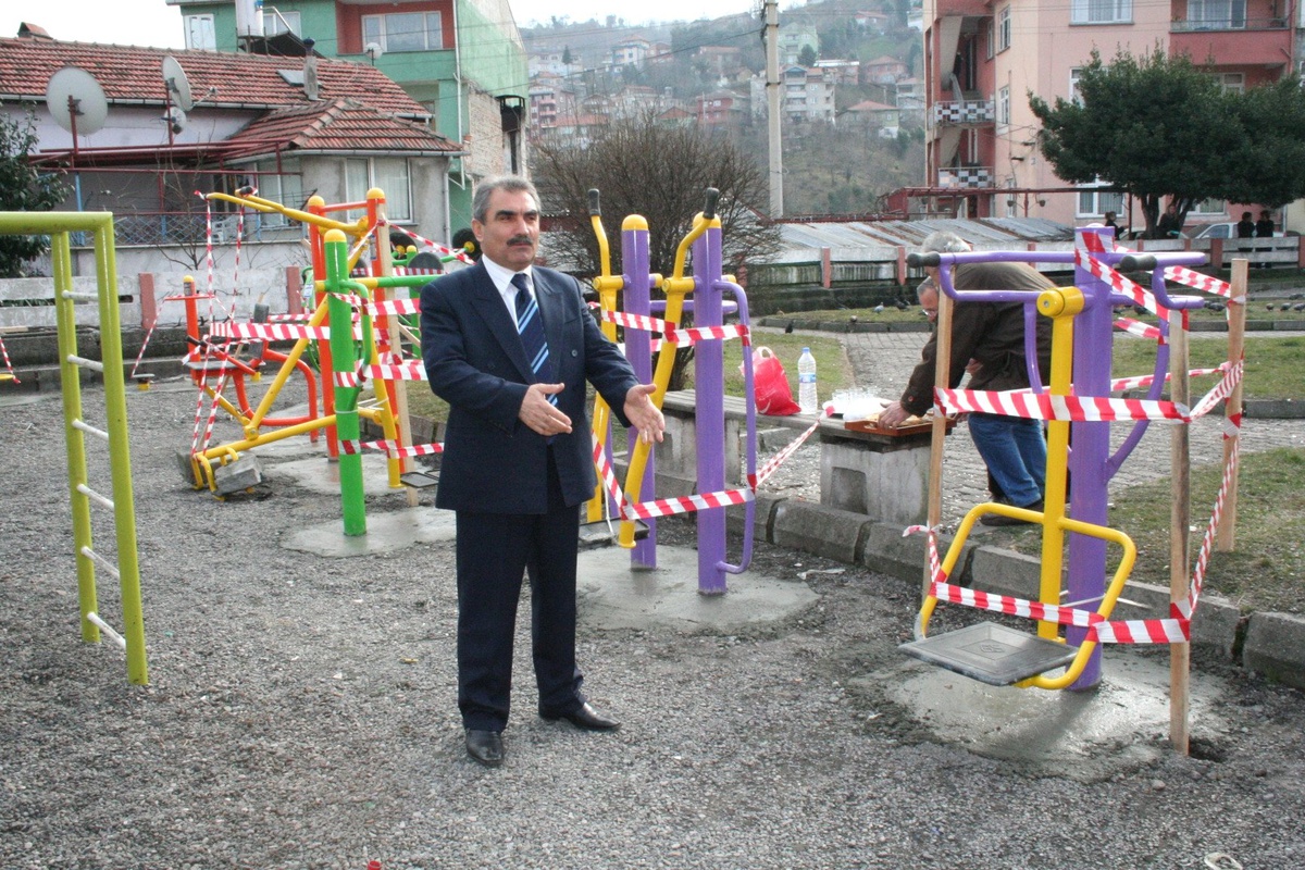 Dış Mekan Spor Aletleri Montaj Çalışmalarını, Gonca Yerinde İnceledi
