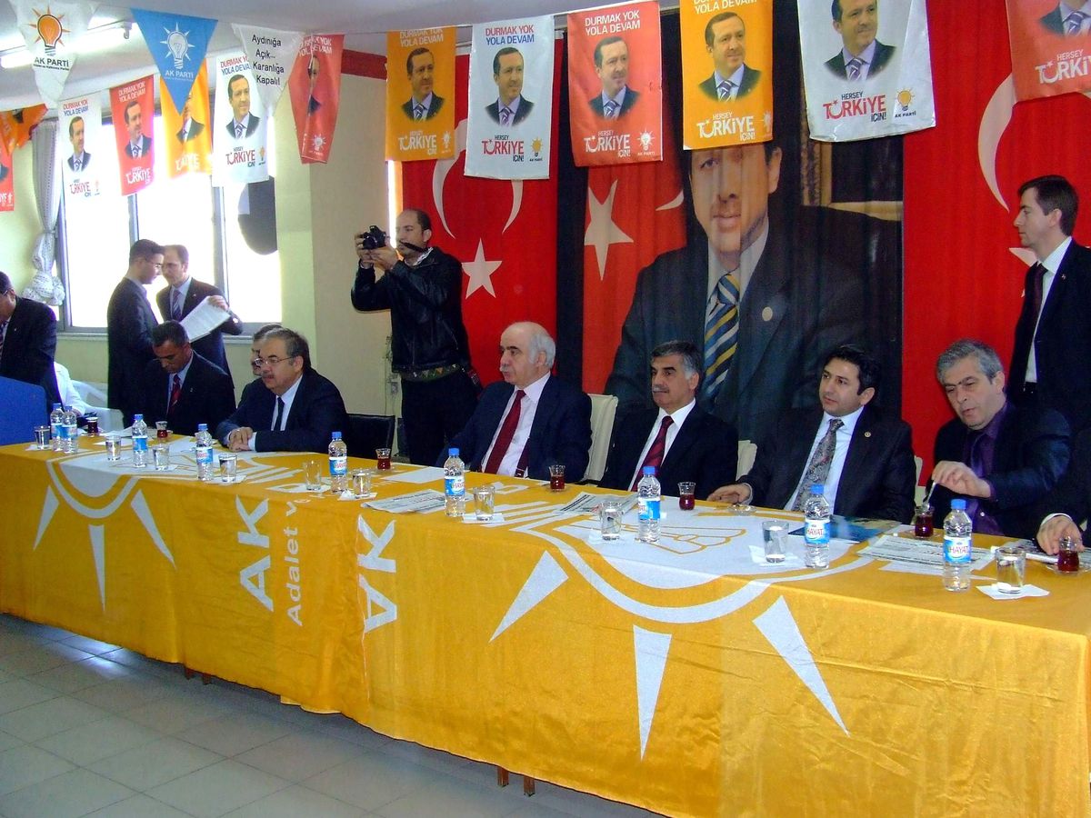 Devlet Bakanı ve Başbakan Yardımcısı Nazım Ekren, AK Parti Adıayman İl Teşkilatını Ziyaret Etti