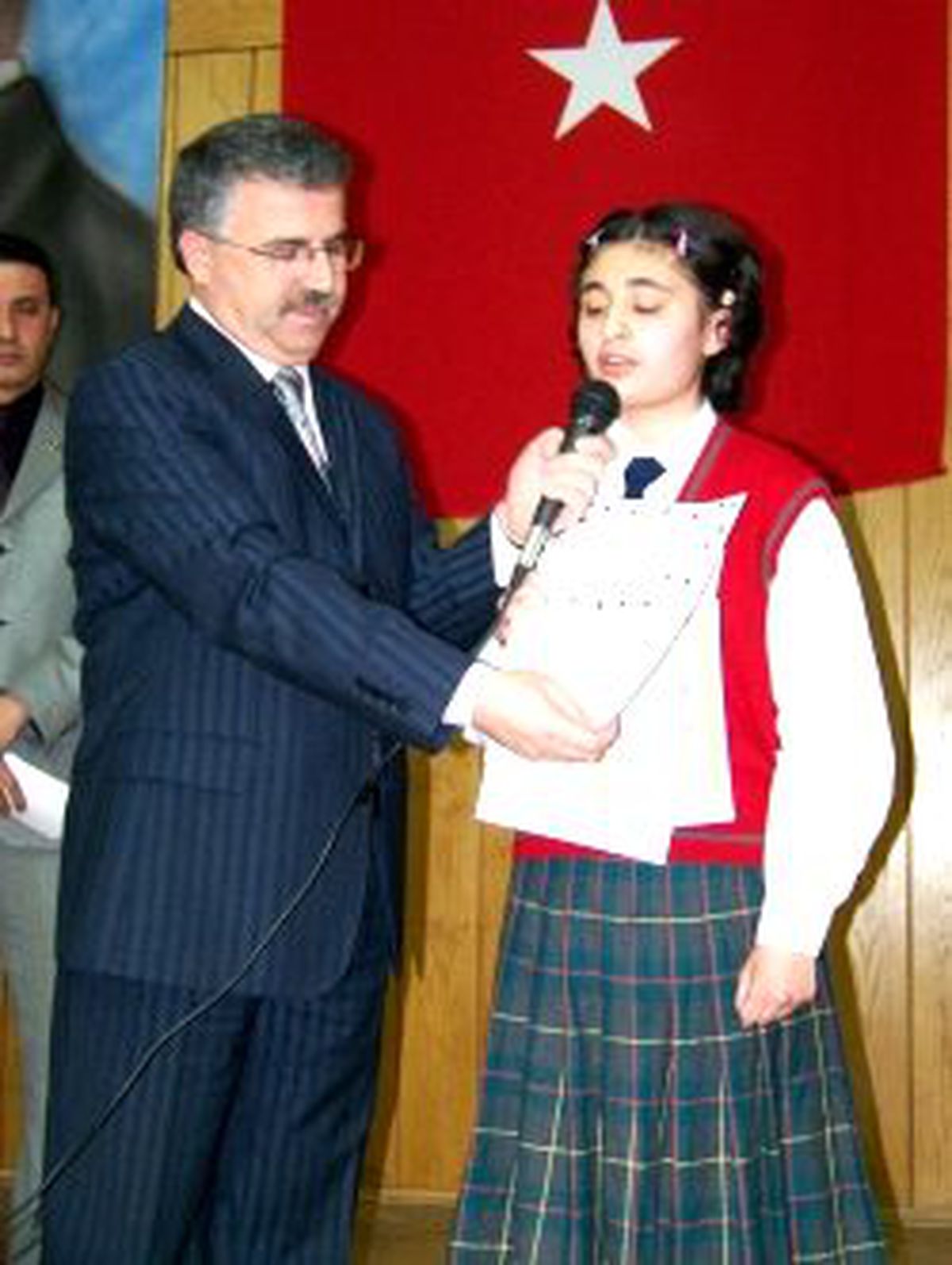 Konya\'da Öğrencilerin Karne Heyecanı