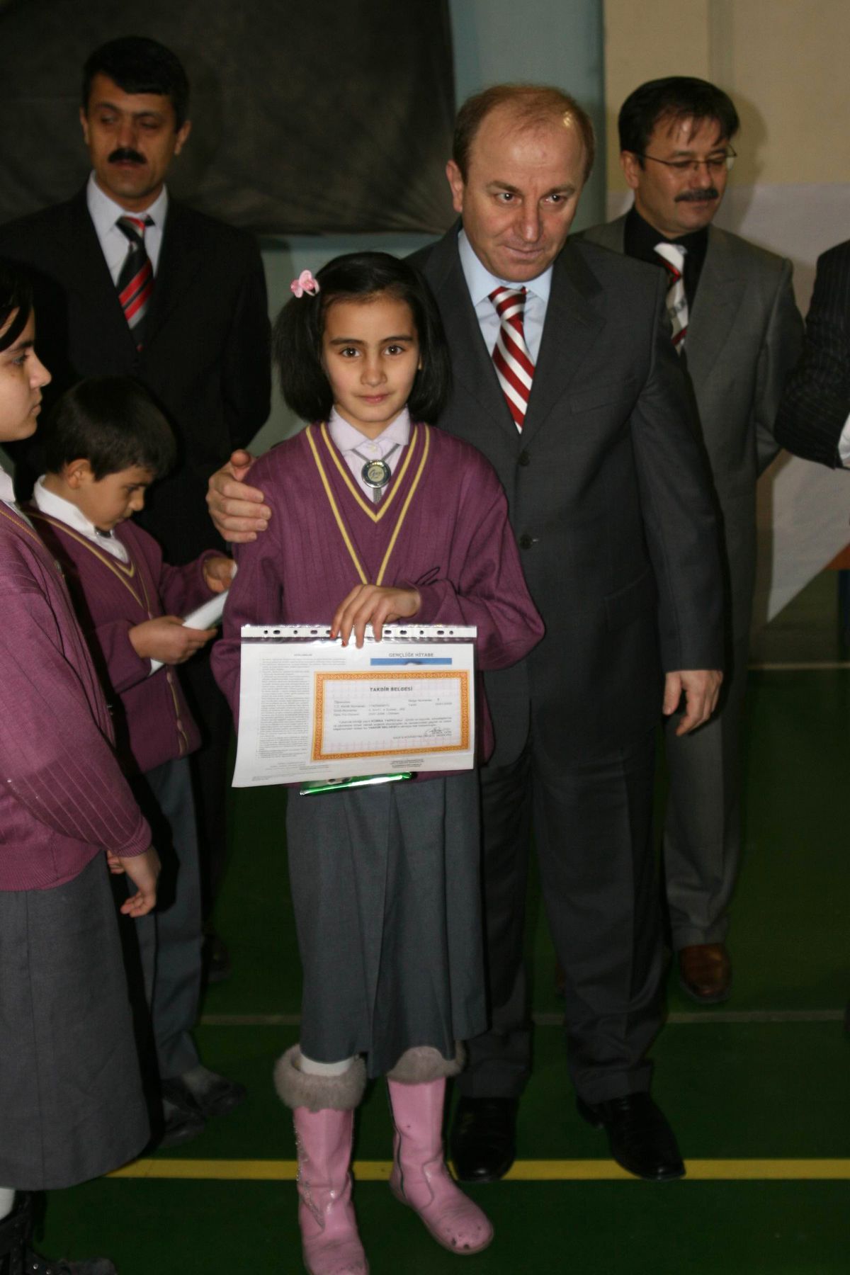 Niğde'de Öğrencilerin Karne Sevinci