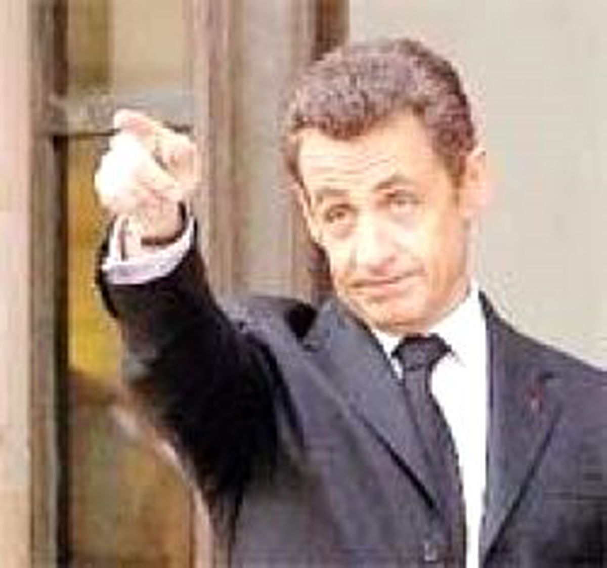 Sarkozy, Sih Türbanına Dolandı