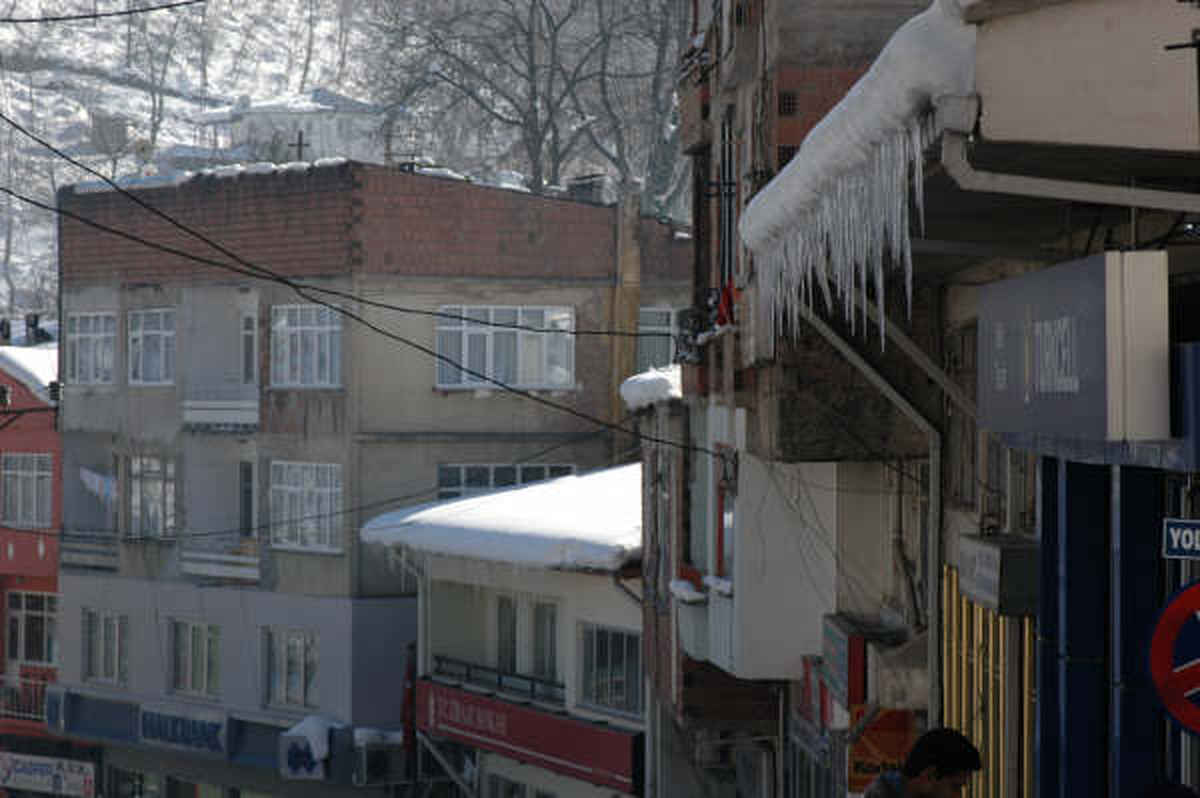 Gölköy'de Su Boruları Dondu