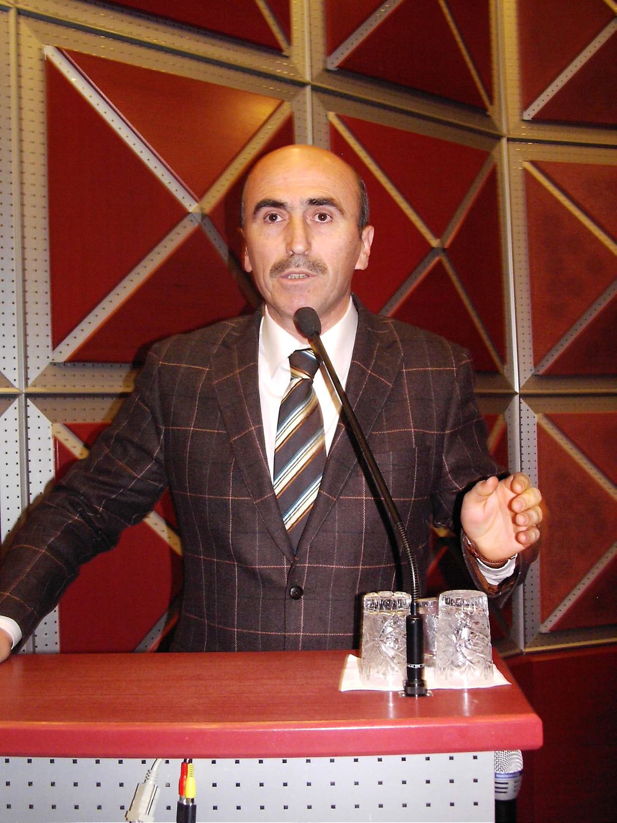 Kocaeli'de Belediyeler Kapatılıyor