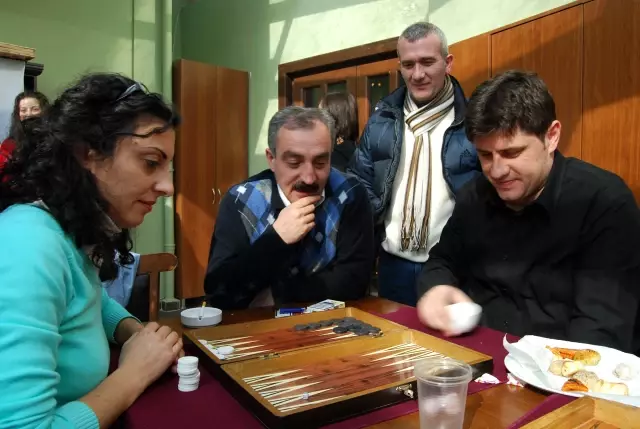 avukatlar tavla turnuvasi yapti