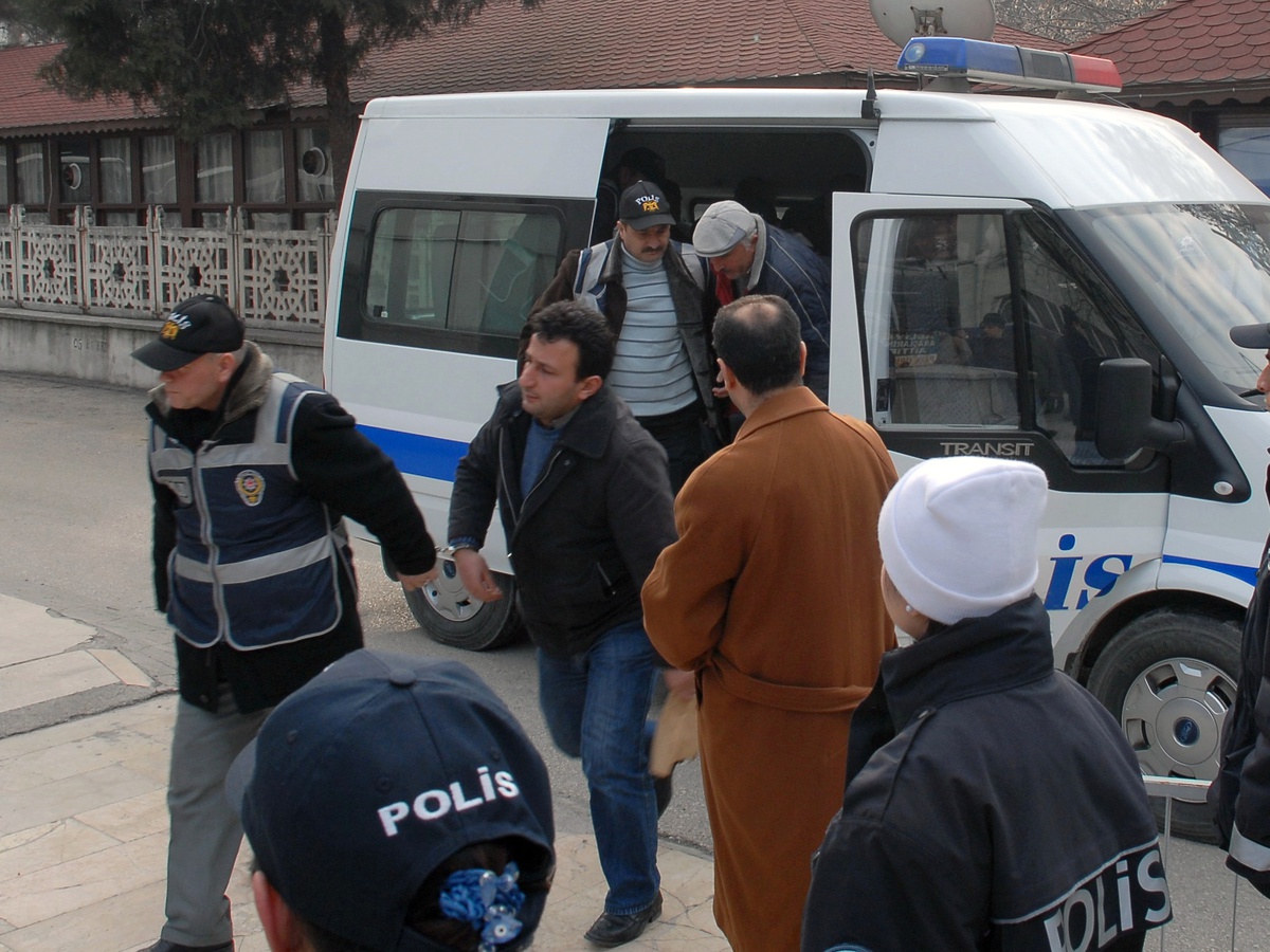 'İstasyon 05' Operasyonunda 63 Gözaltı
