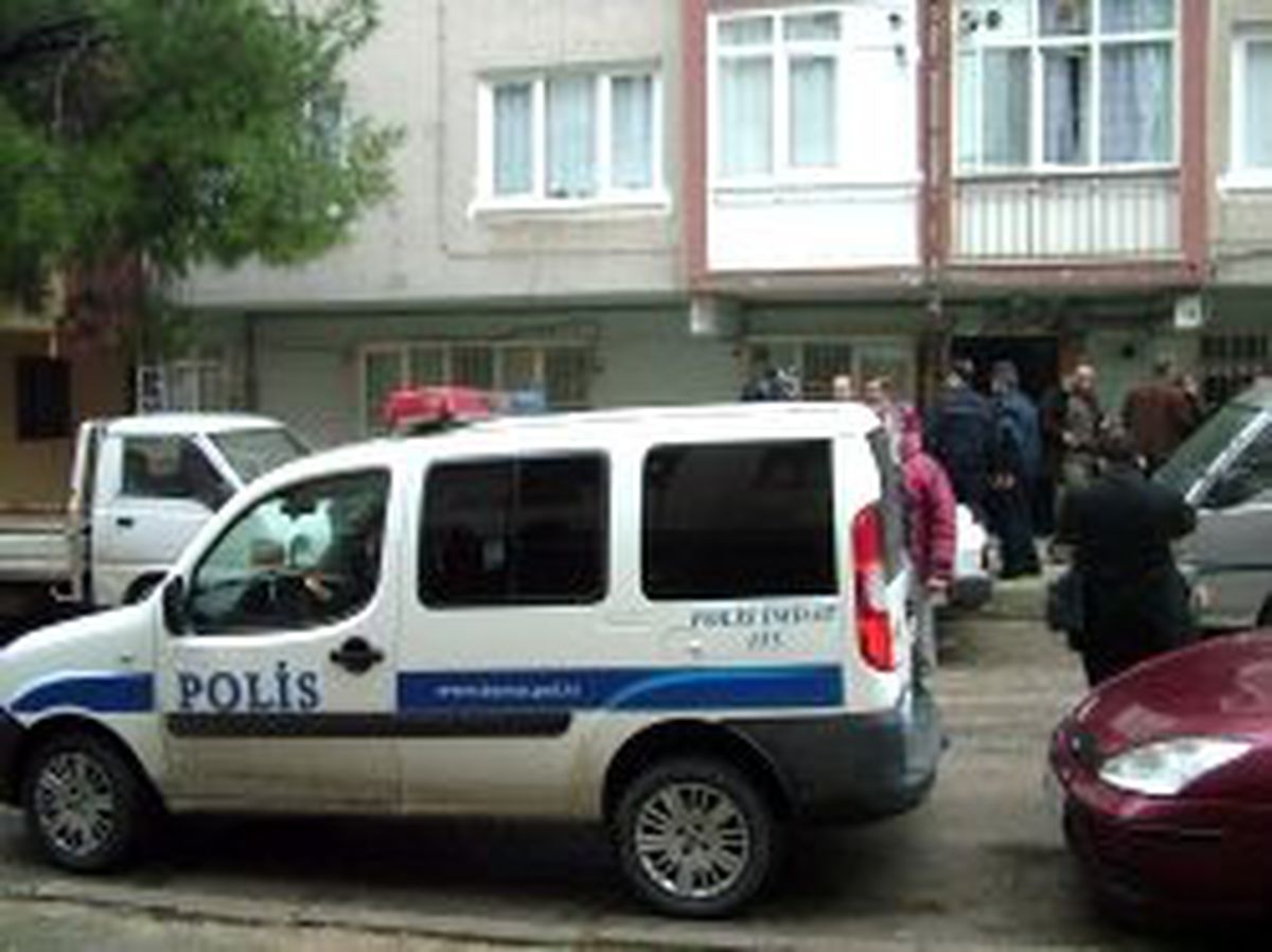 Kardeşinin Cesedini Morgdan Alamadı