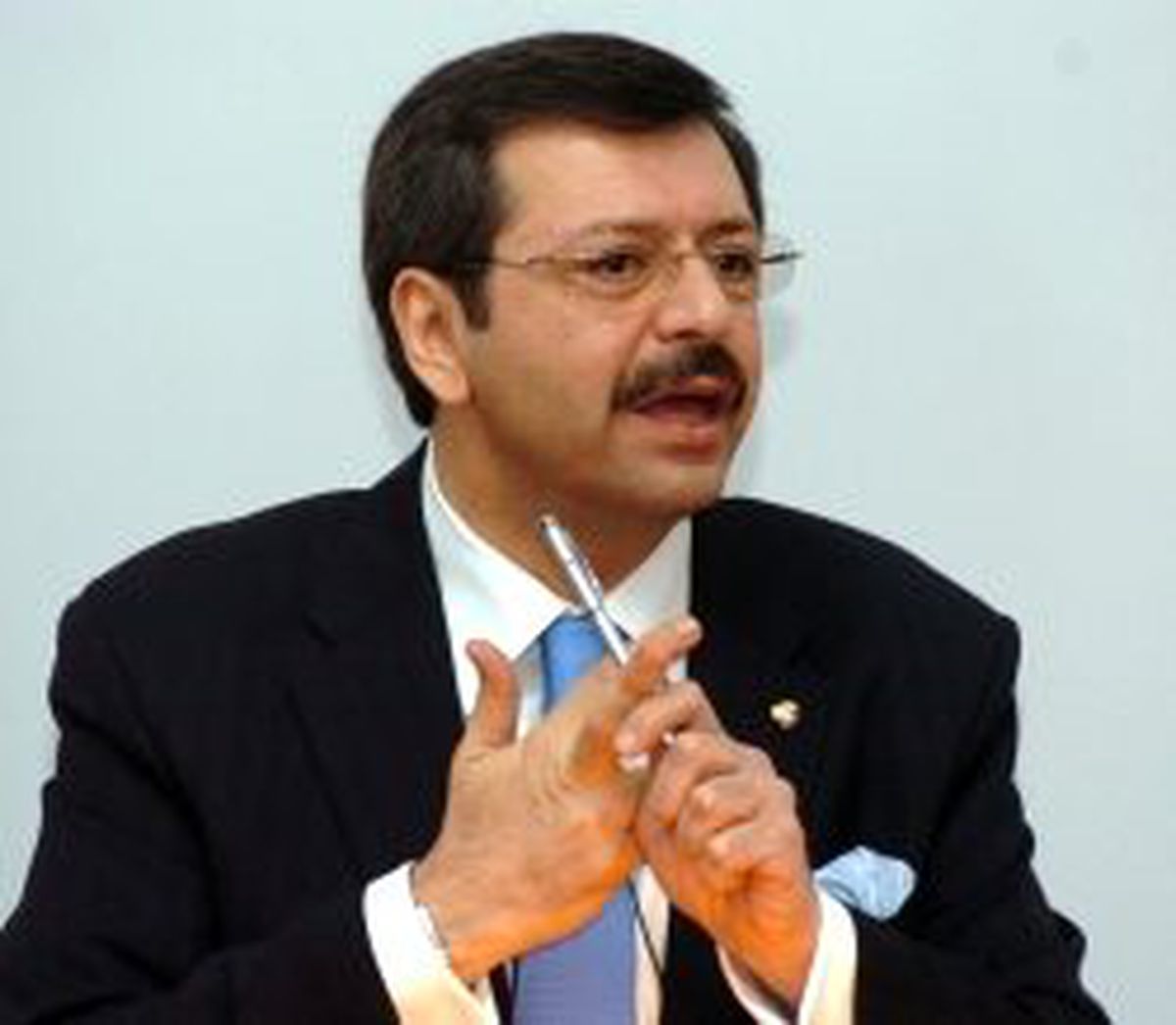  'Türbanda Uzlaşma Sağlanmalı'